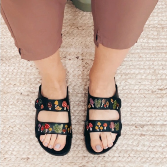 Alepel Mushroom Black Sandal, Black, Size 6, Preowned/EUC, Hand Painted - Picture 2 of 9